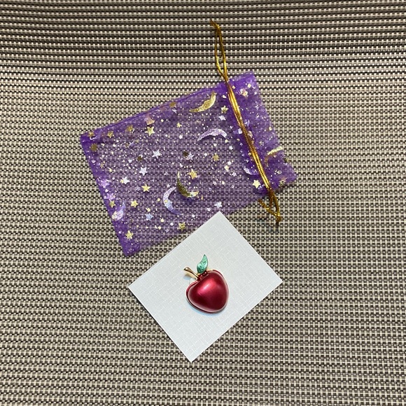 Red Apple Pin with Green Leaf Enamel Brooch - Picture 2 of 3